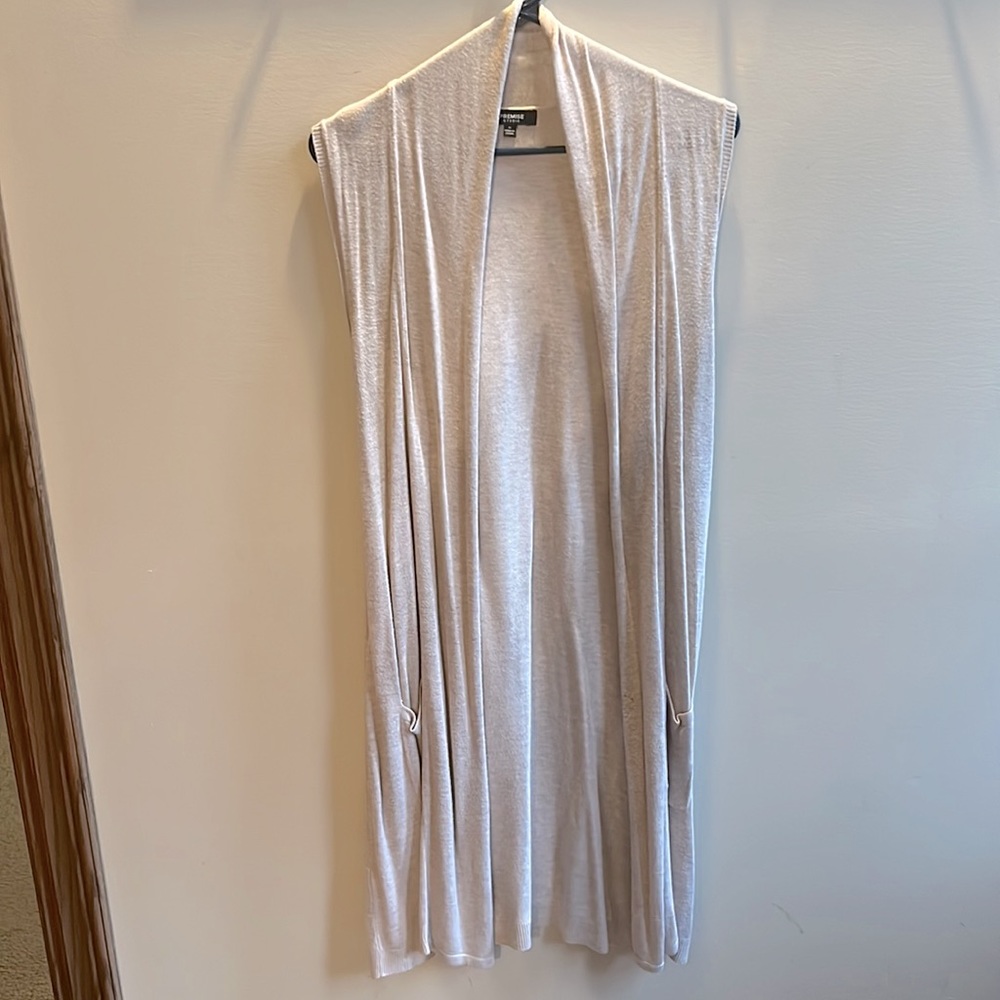 Women’s sleeveless open front cardigan
